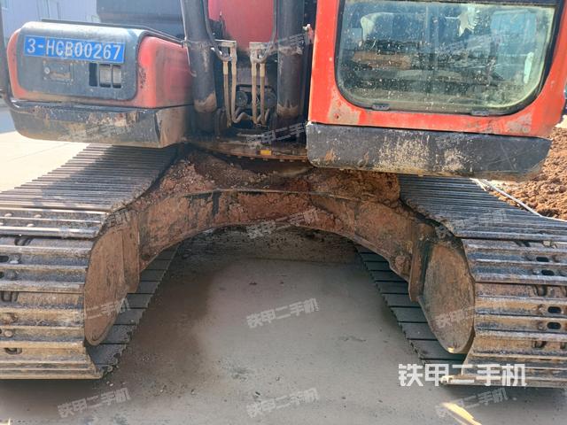 轉(zhuǎn)盤(pán)和下車(chē)架正前（工作和回轉(zhuǎn)裝置）