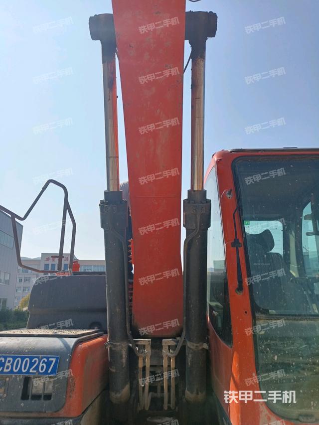 大臂油缸整體?豎拍（工作和回轉(zhuǎn)裝置）