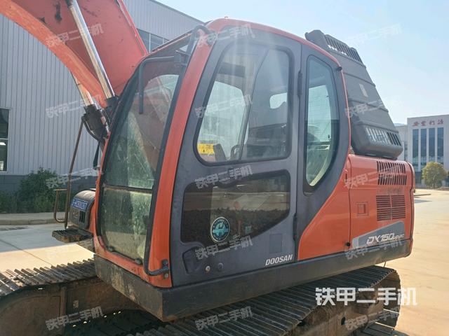 駕駛室左前45度（駕駛室部分）