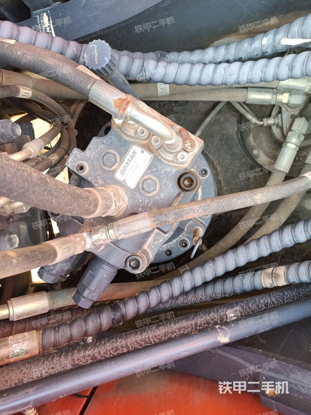 回轉(zhuǎn)馬達(dá)（上車(chē)部件）