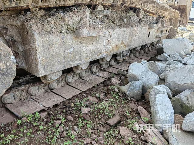 單側(cè)履帶整體（整機(jī)外觀）