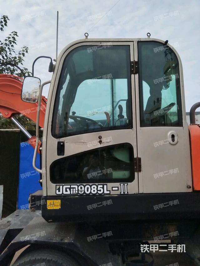 ?駕駛室正側(cè)（駕駛室部分）