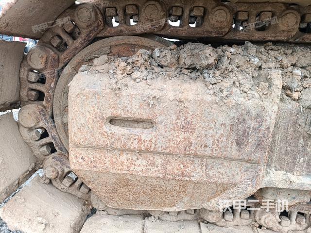 左驅(qū)動輪（行走機(jī)構(gòu)）