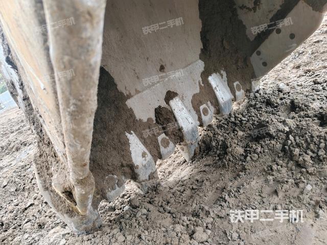 大臂背部俯視（工作和回轉(zhuǎn)裝置）