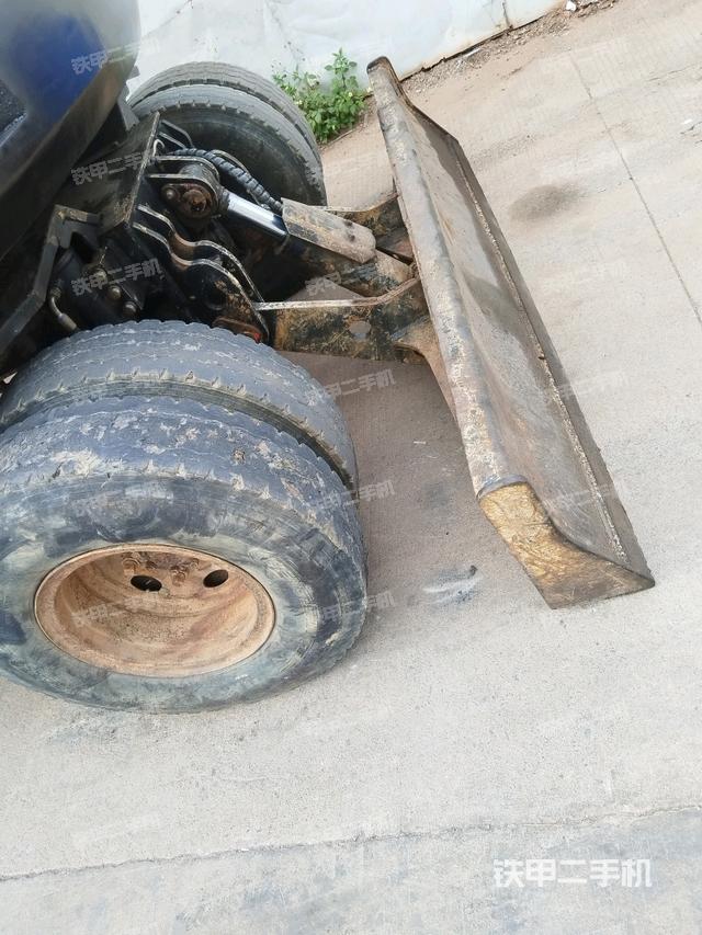 左導(dǎo)向輪（行走機(jī)構(gòu)）