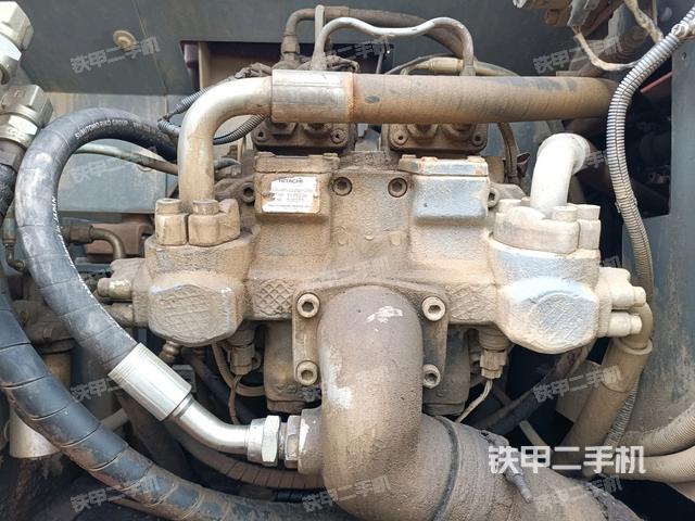 液壓泵斜45?右（大件艙室）