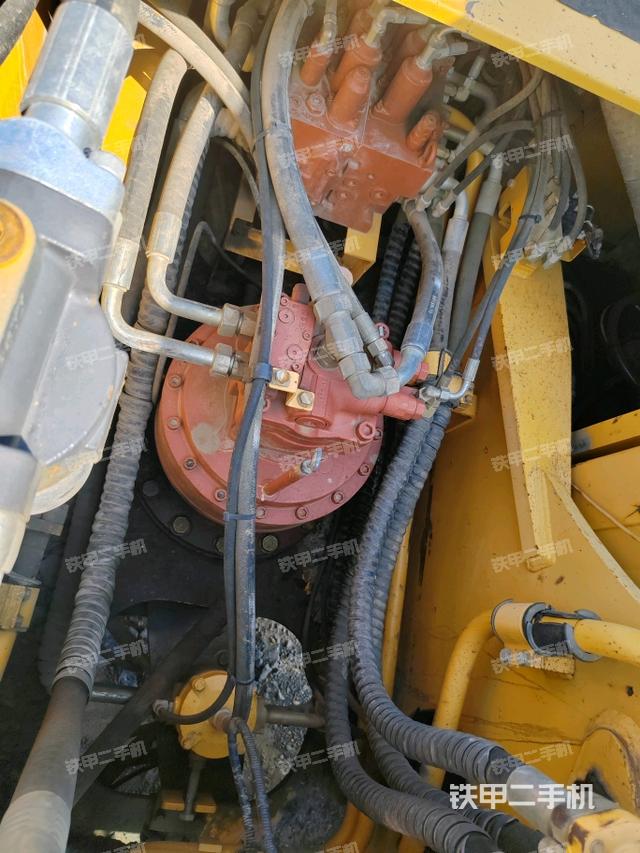 發(fā)動(dòng)機(jī)室（上車部件）