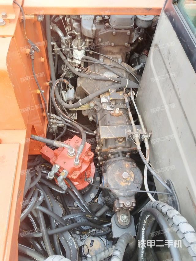 回轉(zhuǎn)馬達(dá)（上車部件）