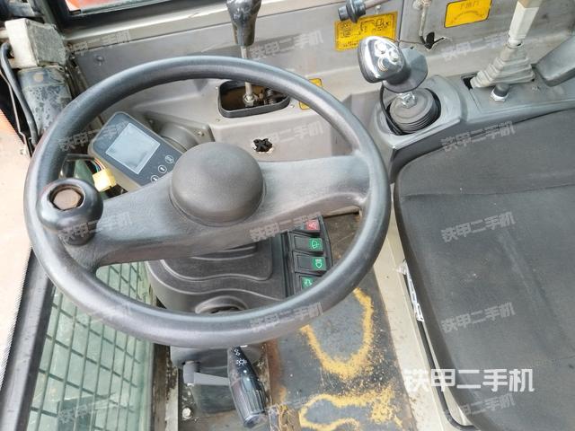 座椅左側(cè)控制臺(tái)/音響/含左手柄（駕駛室部分）