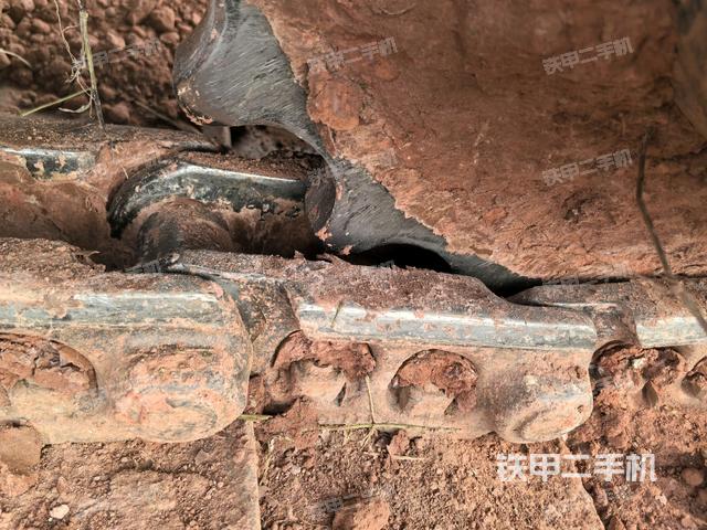 右側(cè)履帶整體(行走機(jī)構(gòu)) 右側(cè)履帶整體(行走機(jī)構(gòu))