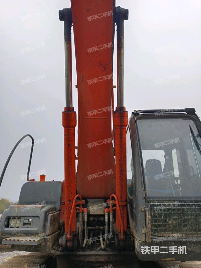 大臂油缸整體?豎拍（工作和回轉(zhuǎn)裝置）