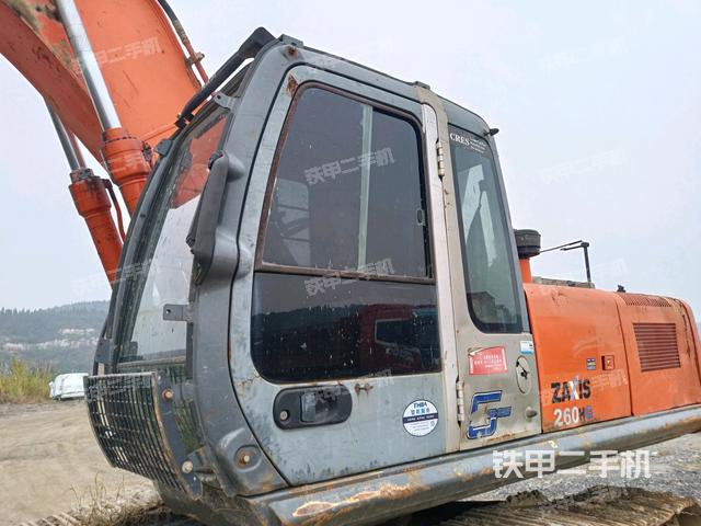 駕駛室左前45度（駕駛室部分）