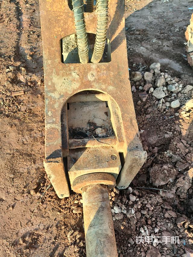 整機右側(cè)(設(shè)備外觀及核心部件) 整機右側(cè)(設(shè)備外觀及核心部件)