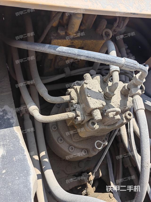 回轉(zhuǎn)馬達和主控閥（整機外觀）