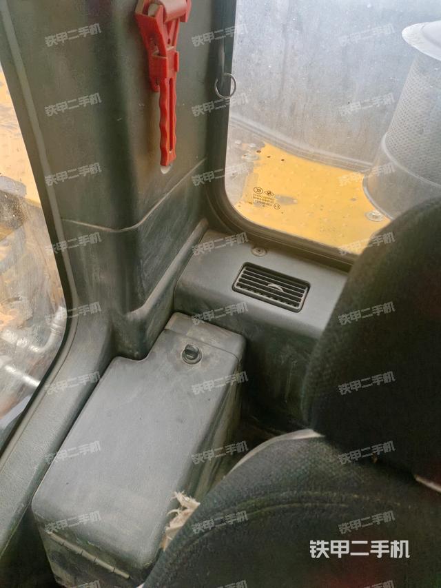 后窗玻璃角標(biāo)（駕駛室部分）