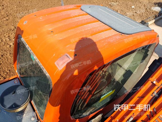 駕駛室頂部俯視（上車(chē)部件）