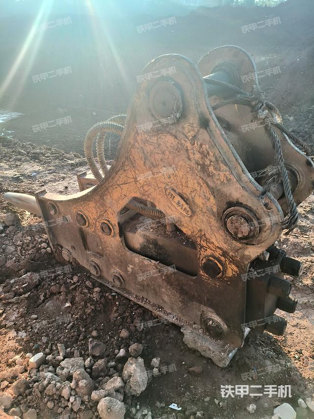 整機左側(cè)(設(shè)備外觀及核心部件) 整機左側(cè)(設(shè)備外觀及核心部件)