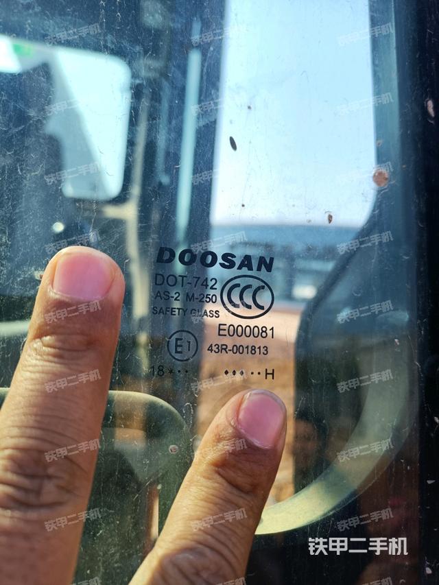 后窗玻璃角標(biāo)（駕駛室部分）