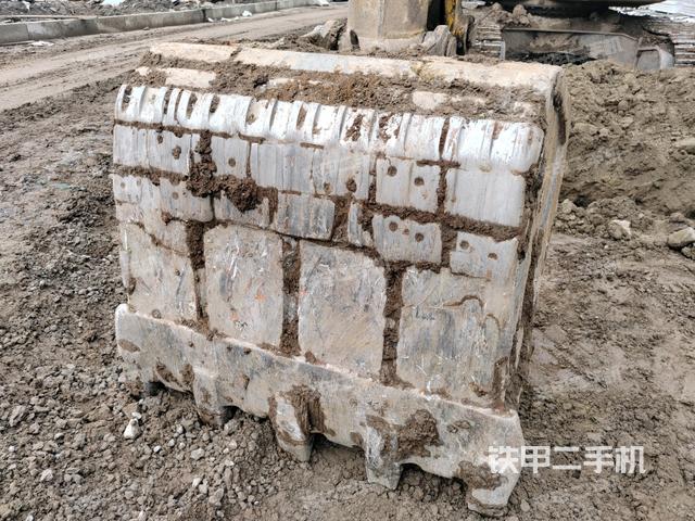 鏟斗右后整體（工作和回轉(zhuǎn)裝置）