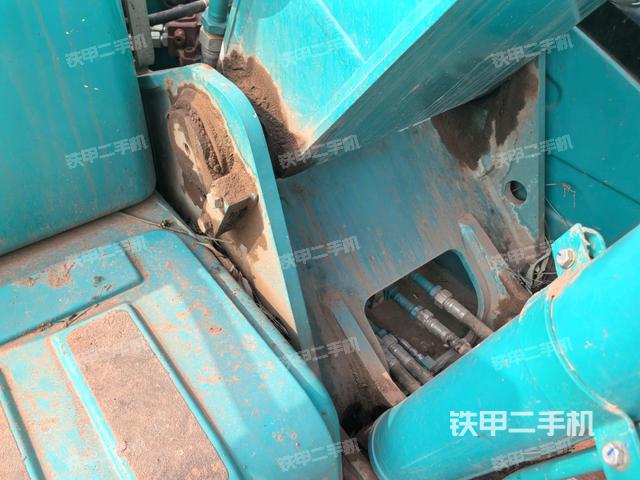 大臂根部?斜視(工作和回轉(zhuǎn)裝置) 大臂根部?斜視(工作和回轉(zhuǎn)裝置)