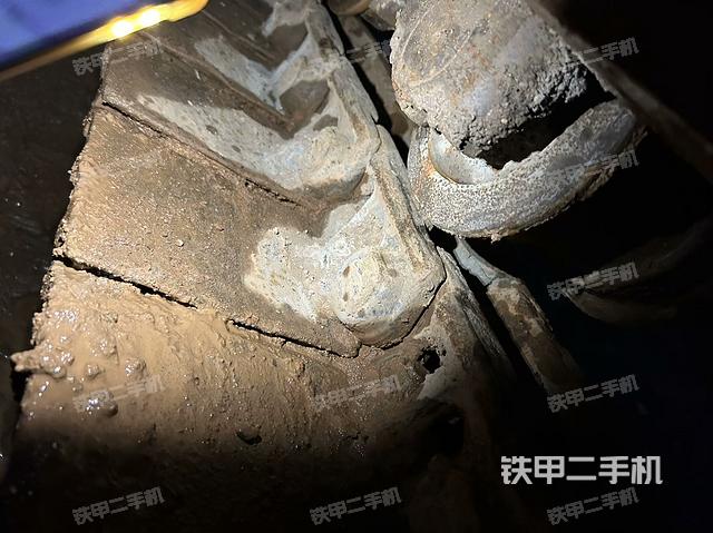 左側(cè)行走馬達(dá)蓋板（行走機(jī)構(gòu)）