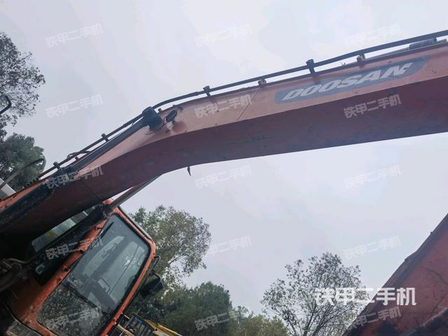 大臂整體?右側(cè)(工作和回轉(zhuǎn)裝置) 大臂整體?右側(cè)(工作和回轉(zhuǎn)裝置)