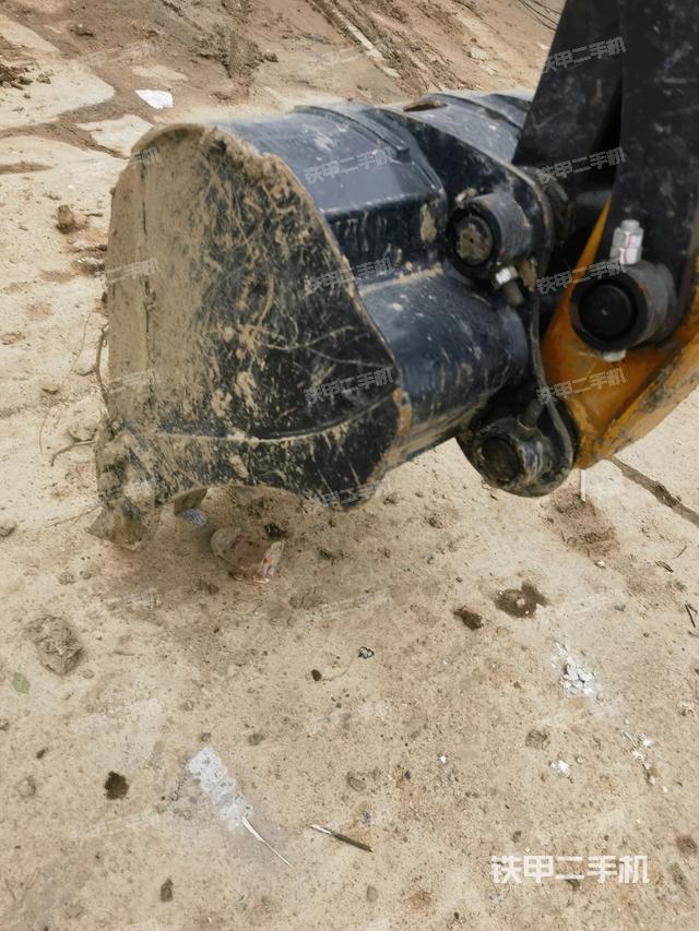 駕駛室頂部（整機(jī)外觀）