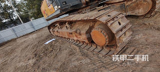 右側(cè)履帶整體（行走機(jī)構(gòu)）