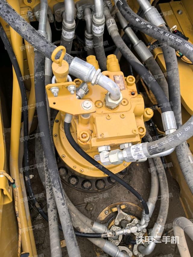 回轉(zhuǎn)馬達（上車部件）