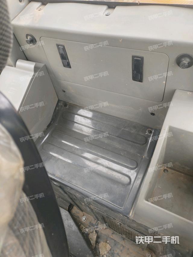 后窗玻璃角標(biāo)（駕駛室部分）