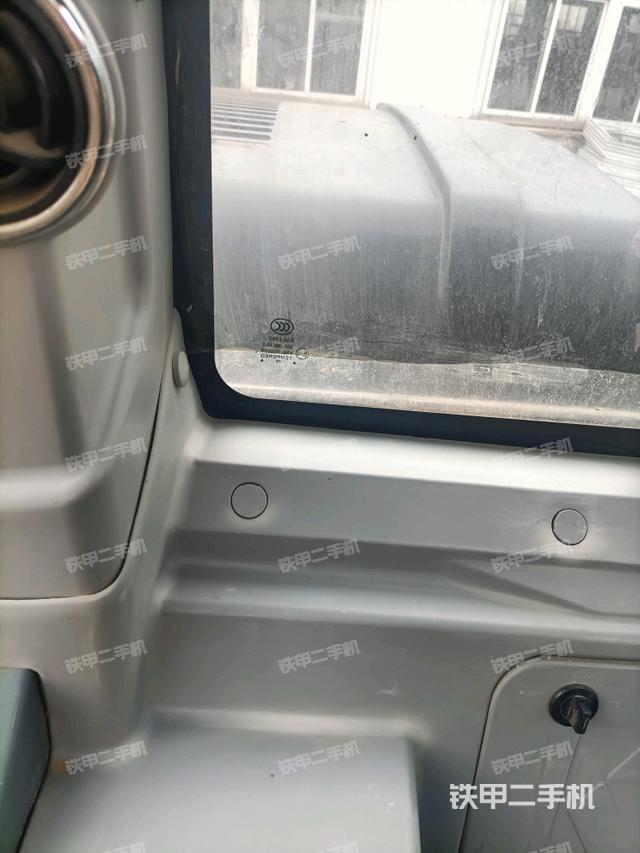 后窗玻璃角標(biāo)（駕駛室部分）