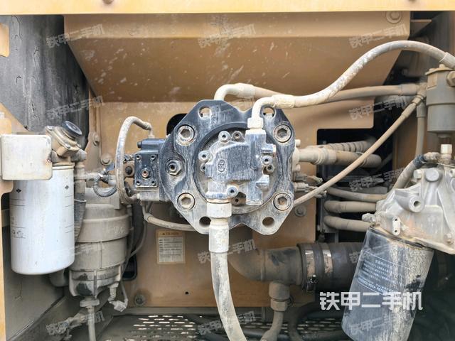 液壓泵斜45?左（大件艙室）