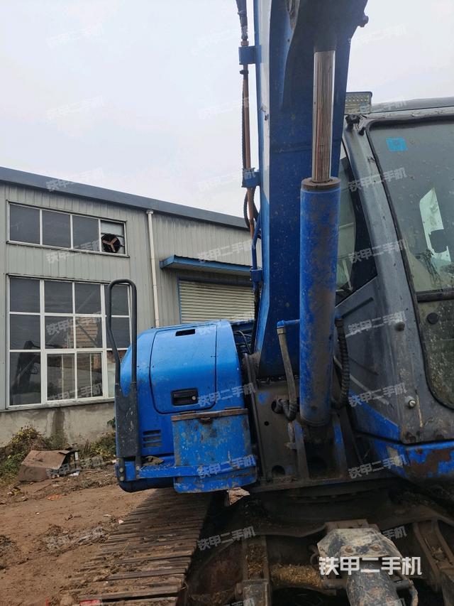 轉(zhuǎn)盤和下車架正前（工作和回轉(zhuǎn)裝置）