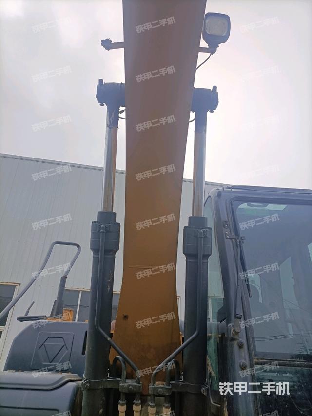 大臂油缸整體?豎拍（工作和回轉(zhuǎn)裝置）