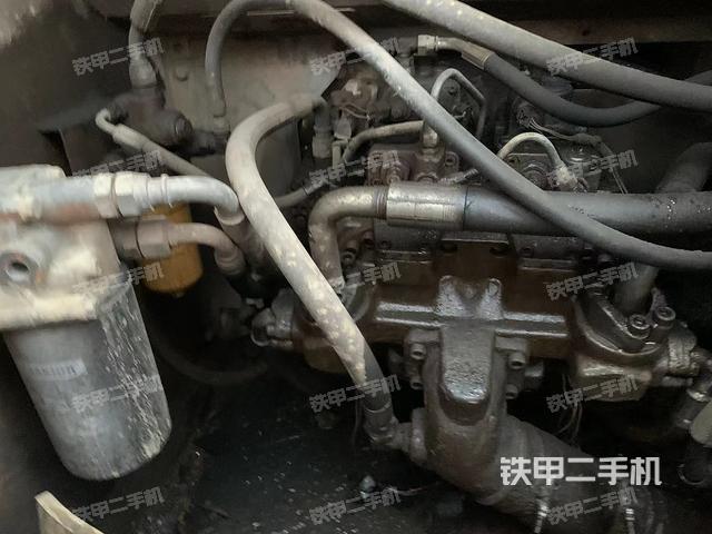 液壓泵艙室正面整體（整機(jī)外觀）
