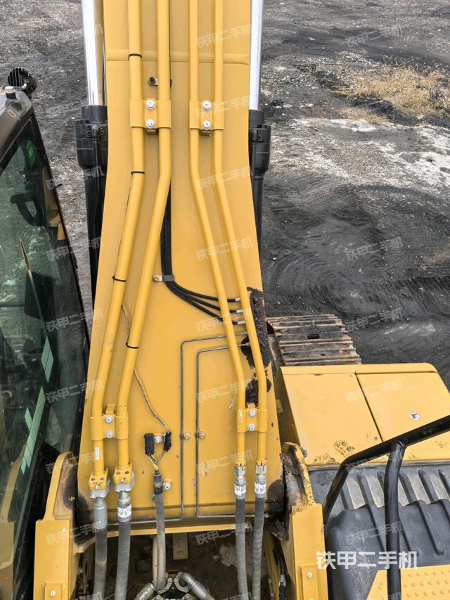 大臂背部俯視（工作和回轉(zhuǎn)裝置）