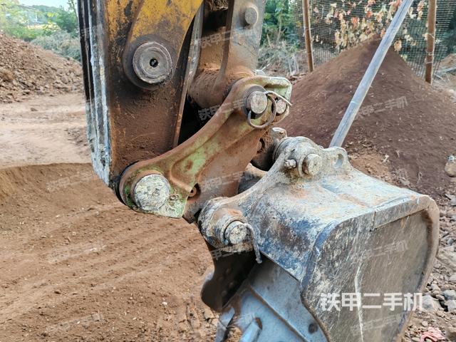 鏟斗右后整體（工作和回轉(zhuǎn)裝置）