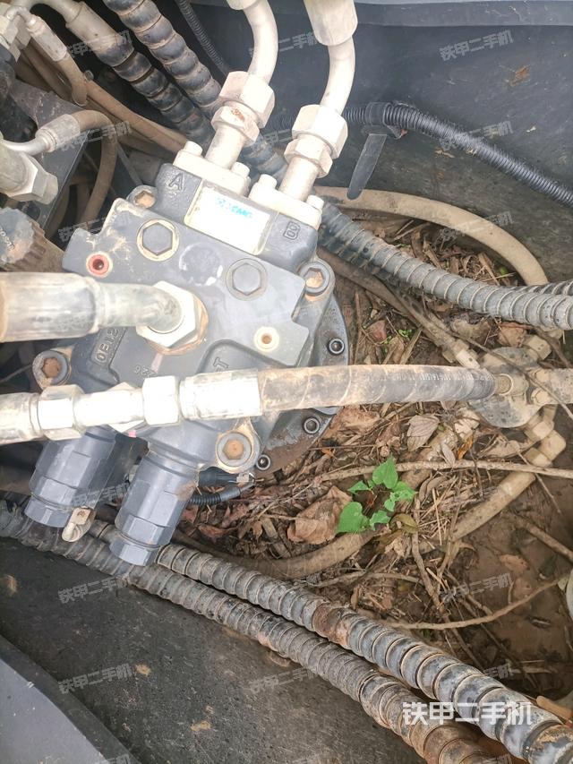 回轉(zhuǎn)馬達(dá)（上車部件）