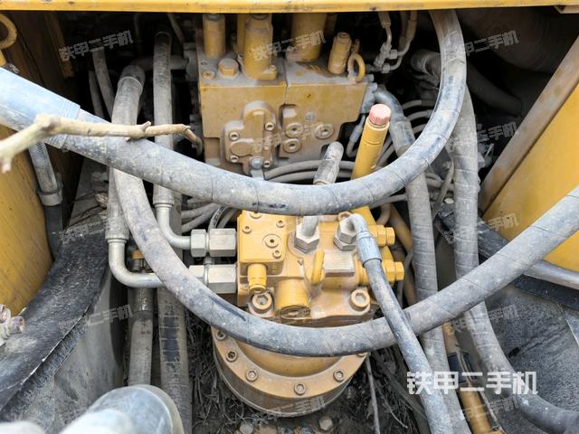 發(fā)動(dòng)機(jī)室（上車部件）