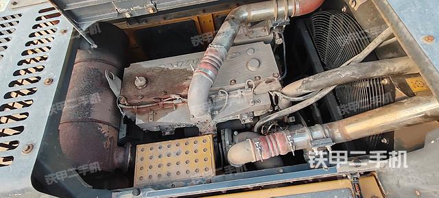 發(fā)動(dòng)機(jī)室（上車部件）