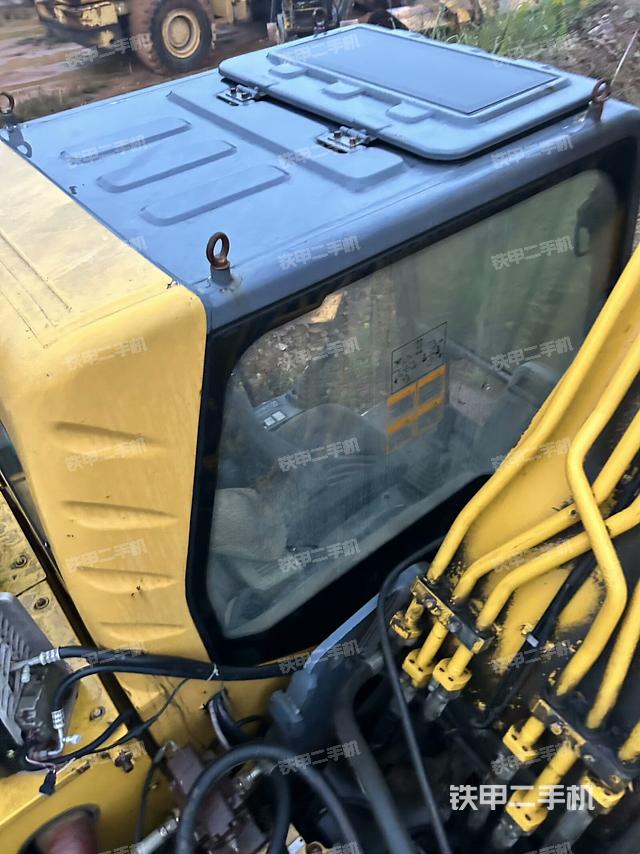 駕駛室頂部俯視（上車部件）