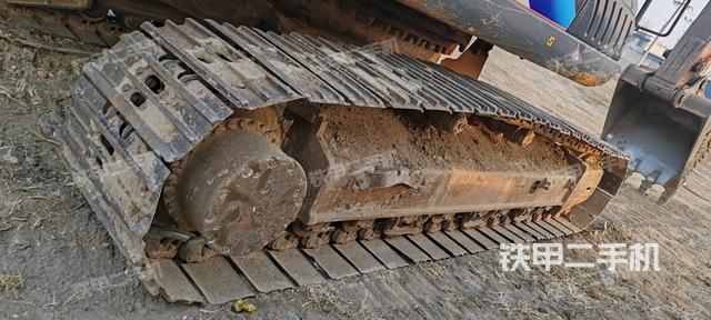 單側(cè)履帶整體（整機(jī)外觀）