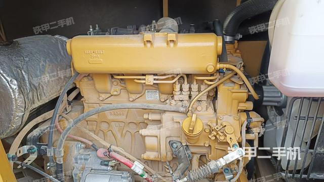 發(fā)動機(jī)整體俯視(整機(jī)外觀) 發(fā)動機(jī)整體俯視(整機(jī)外觀)