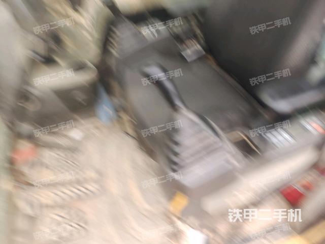 座椅右側(cè)控制臺(tái)/鑰匙門(mén)/油門(mén)/含右手柄（駕駛室部分）