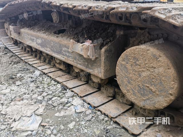 右側(cè)履帶整體(行走機(jī)構(gòu)) 右側(cè)履帶整體(行走機(jī)構(gòu))