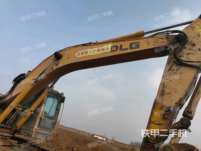 大臂整體?右側(cè)(工作和回轉(zhuǎn)裝置) 大臂整體?右側(cè)(工作和回轉(zhuǎn)裝置)