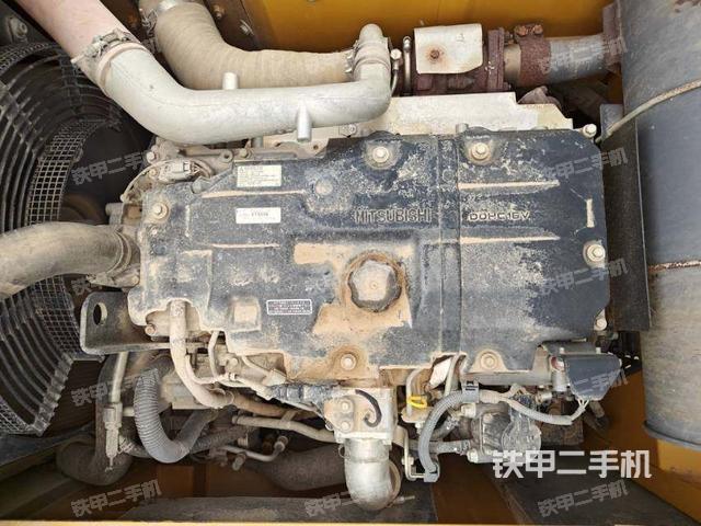 發(fā)動(dòng)機(jī)室（上車(chē)部件）