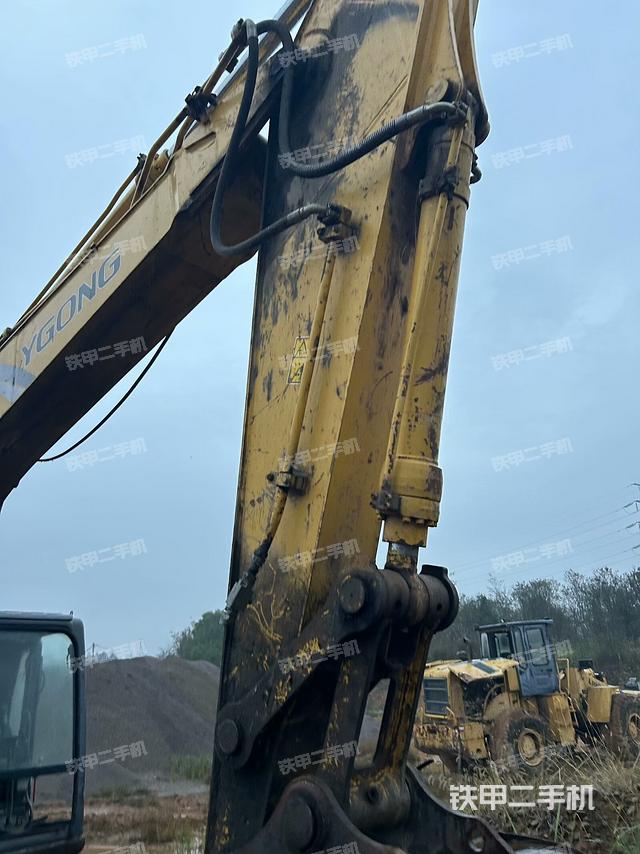 小臂整體左后（工作和回轉(zhuǎn)裝置）