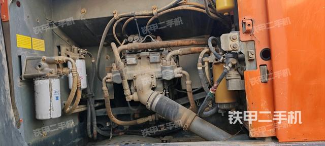 液壓泵艙室正面整體（整機(jī)外觀）