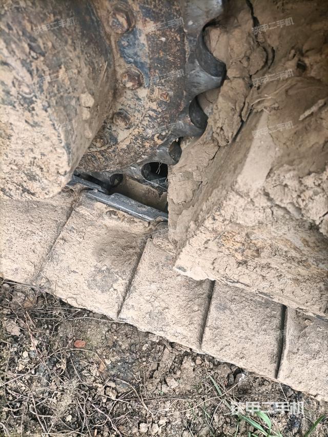 右驅(qū)動輪（行走機(jī)構(gòu)）